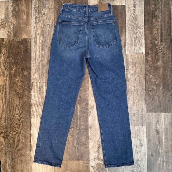Madewell Denim - Madewell Curvey Perfect Vintage Straight Jean Size 26